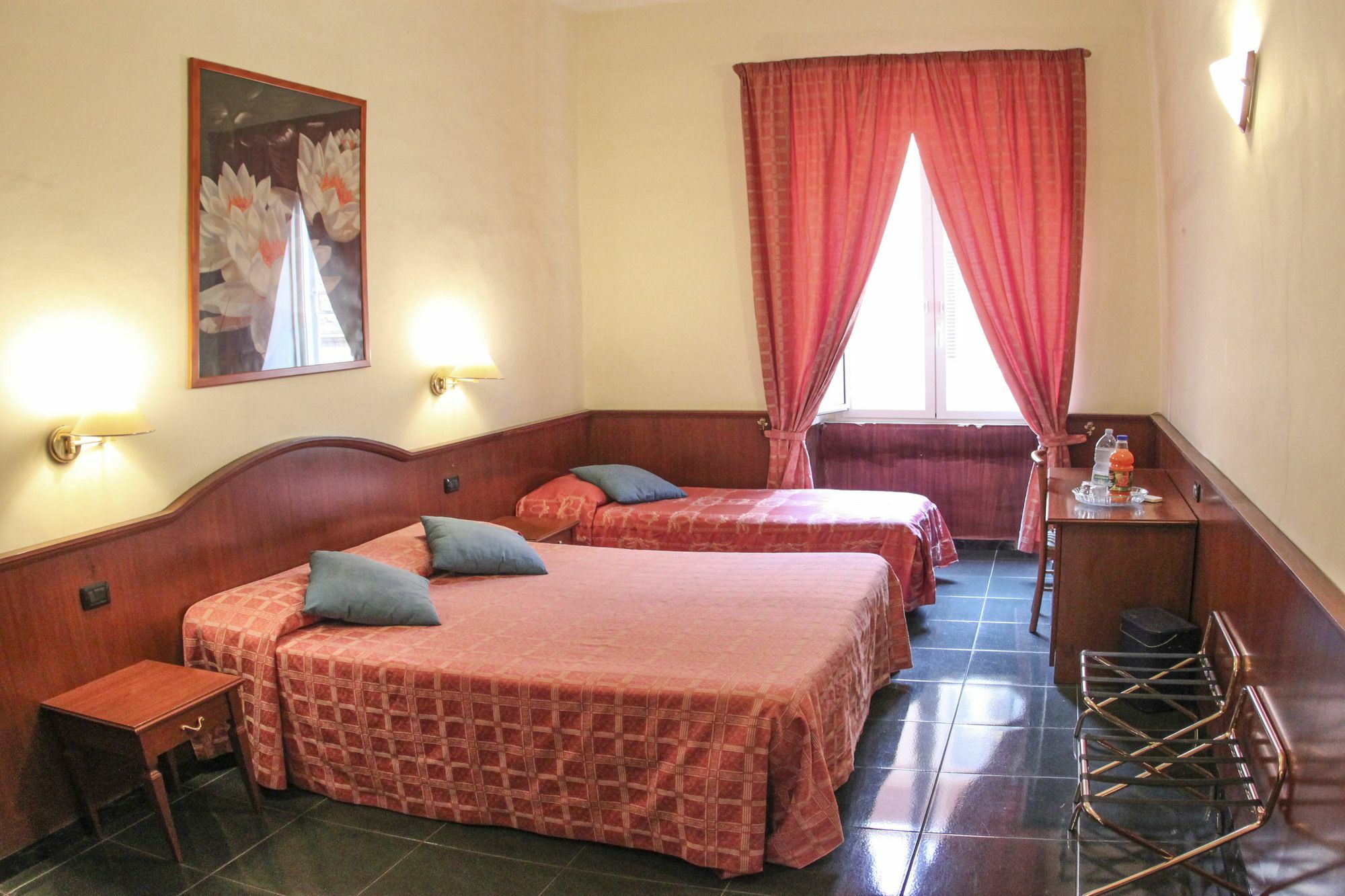 Persepolis Guest house 3*